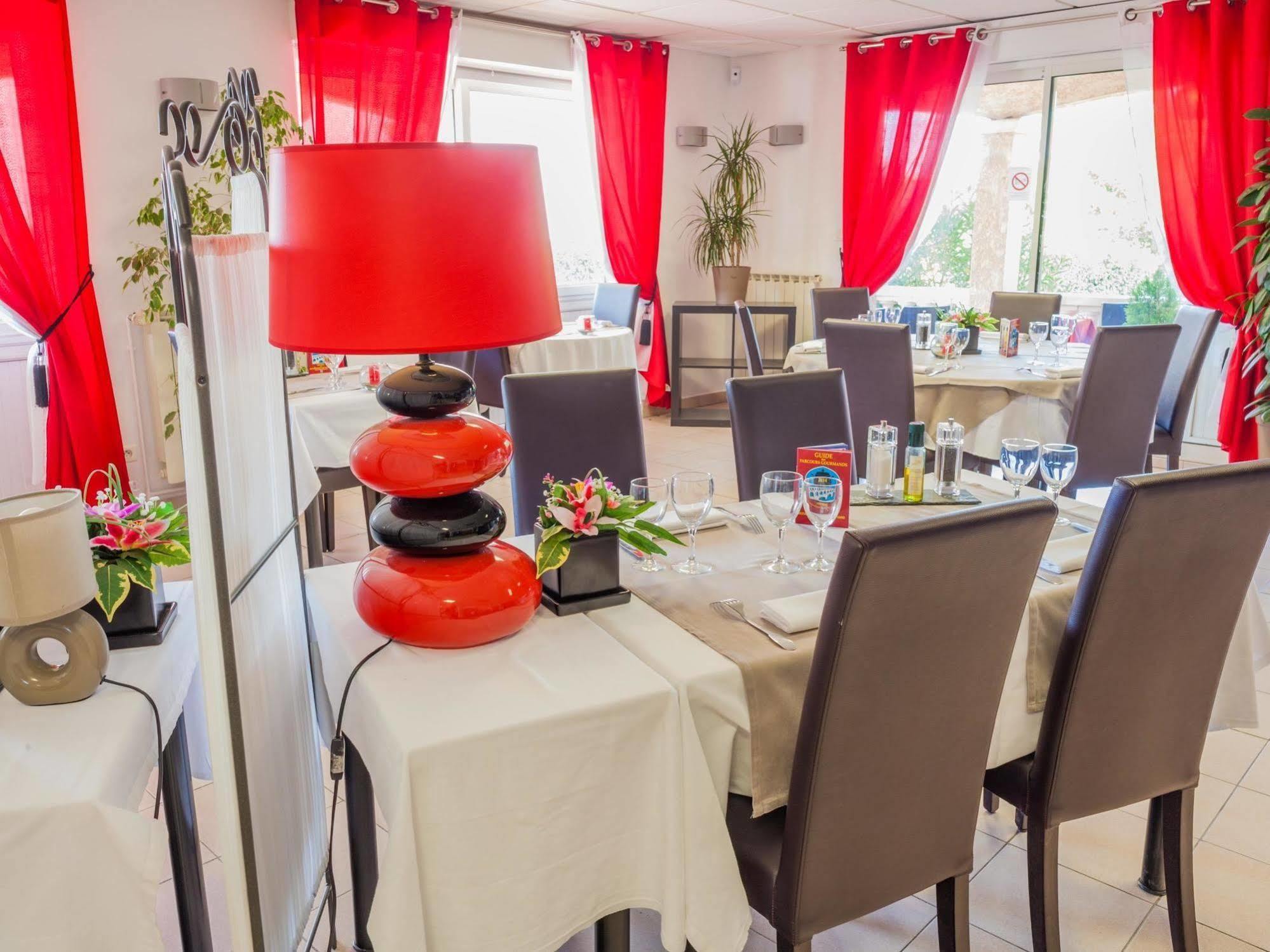 מלון Aujargues Le Grand Jardin מראה חיצוני תמונה